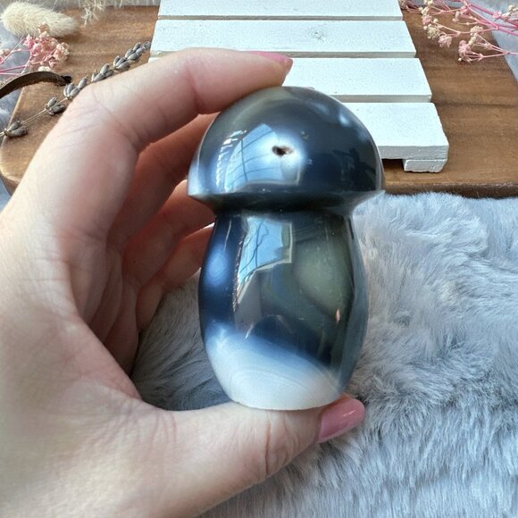 Gorgeous Orca Agate Mushroom Carving - Picture 4 of 6